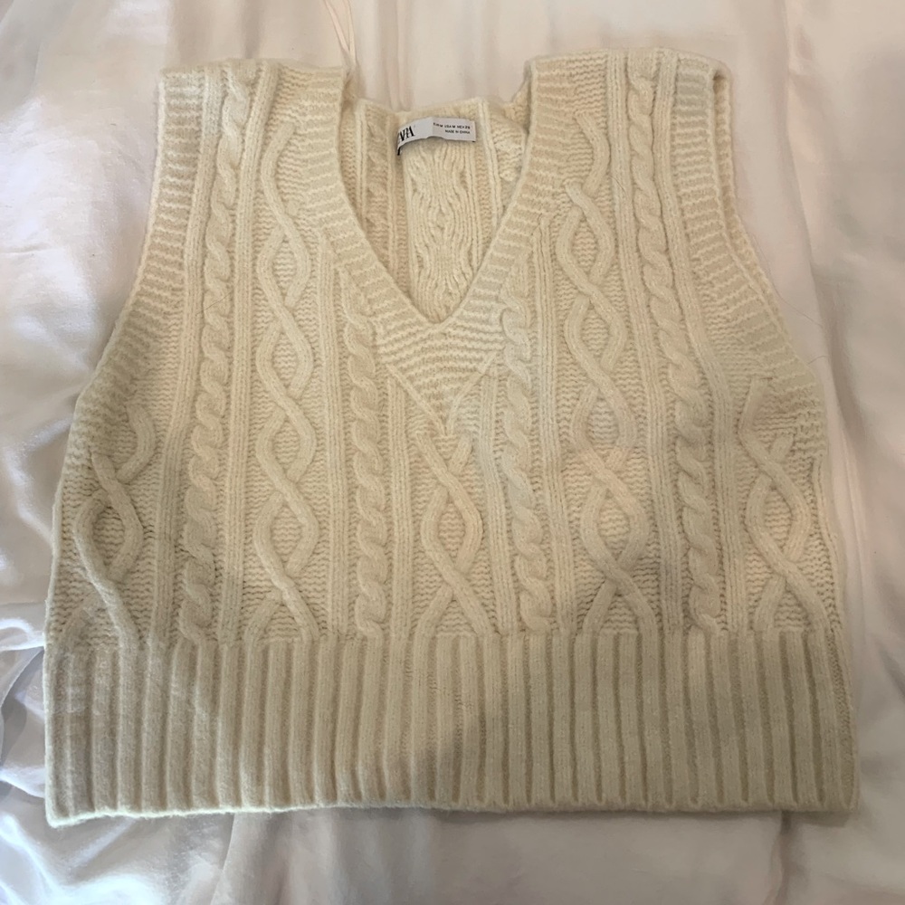 Sweater vest